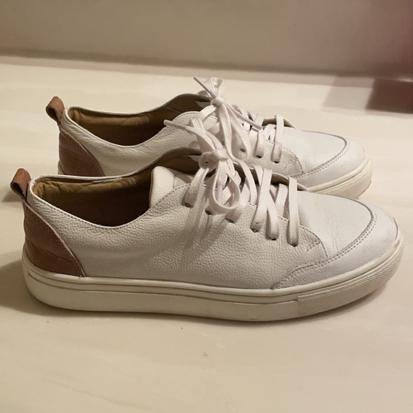 Kaanas Paris Lace-Up Sneaker w/ Contrast Heel - Picture 4 of 7